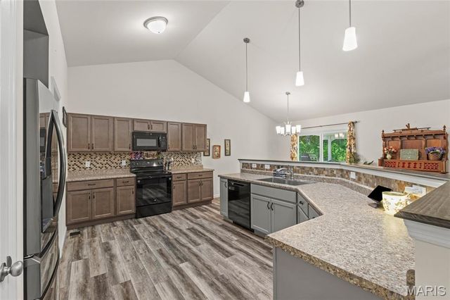 405 Rail Ridge Drive, Troy, MO 63379