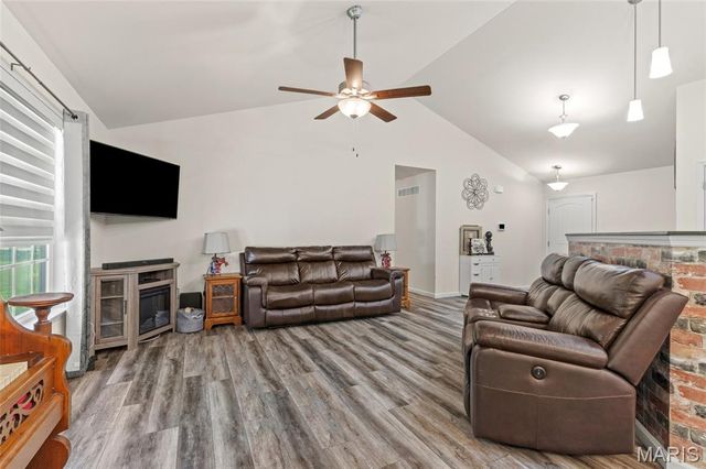 405 Rail Ridge Drive, Troy, MO 63379