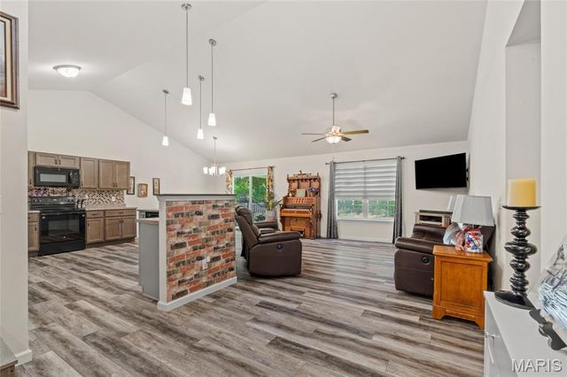 405 Rail Ridge Drive, Troy, MO 63379