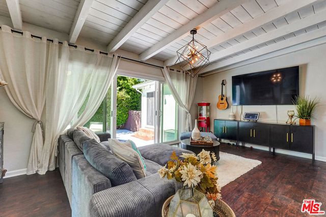 5003 Alhama Drive, Woodland Hills, CA 91364