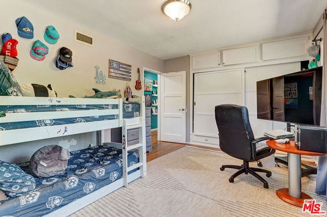 5003 Alhama Drive, Woodland Hills, CA 91364