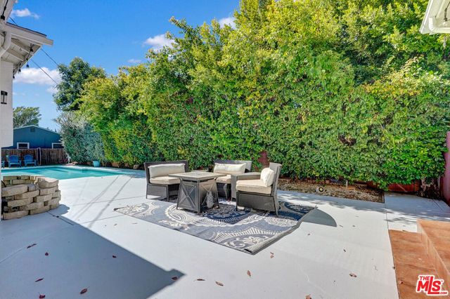 5003 Alhama Drive, Woodland Hills, CA 91364