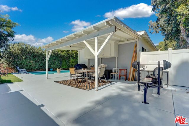 5003 Alhama Drive, Woodland Hills, CA 91364