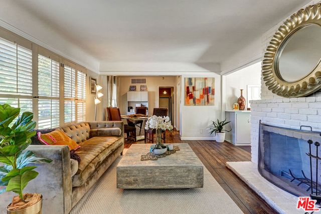 5003 Alhama Drive, Woodland Hills, CA 91364