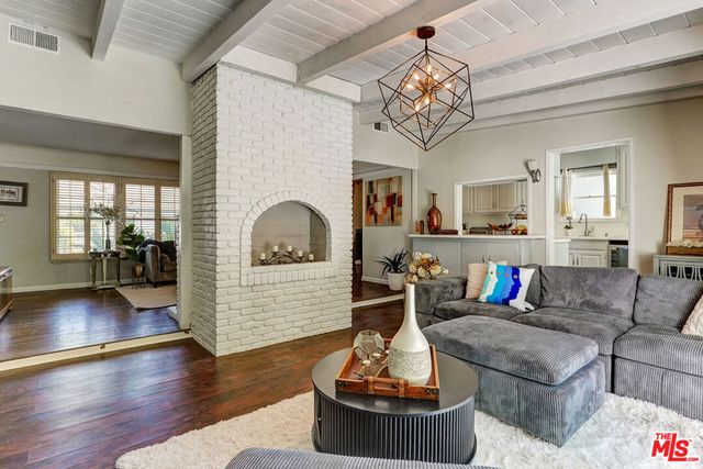 5003 Alhama Drive, Woodland Hills, CA 91364