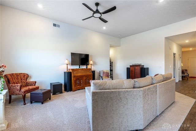 1109 Honeydew Drive, Tipp City, OH 45371