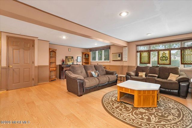83 Walnut Ave Avenue, Red Bank, NJ 07701