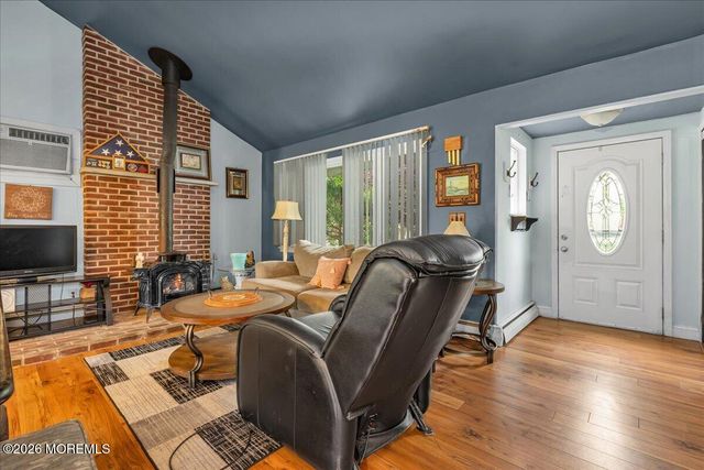 83 Walnut Ave Avenue, Red Bank, NJ 07701