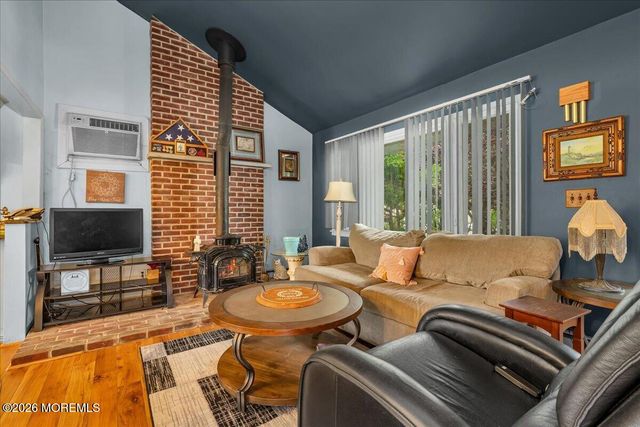 83 Walnut Ave Avenue, Red Bank, NJ 07701