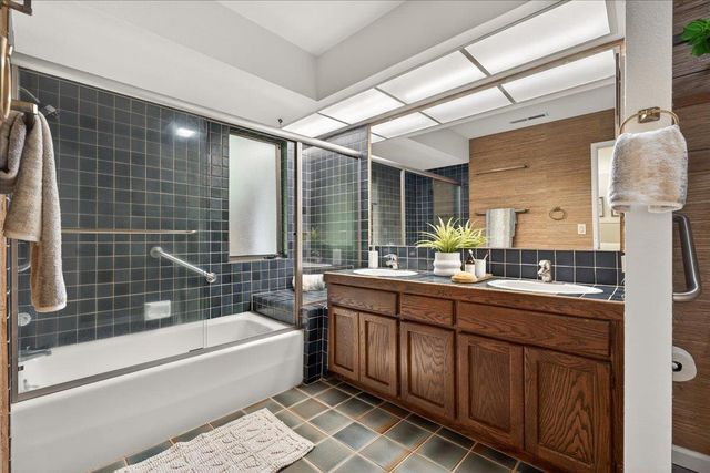 1700 Escalona Drive K, Santa Cruz, CA 95060
