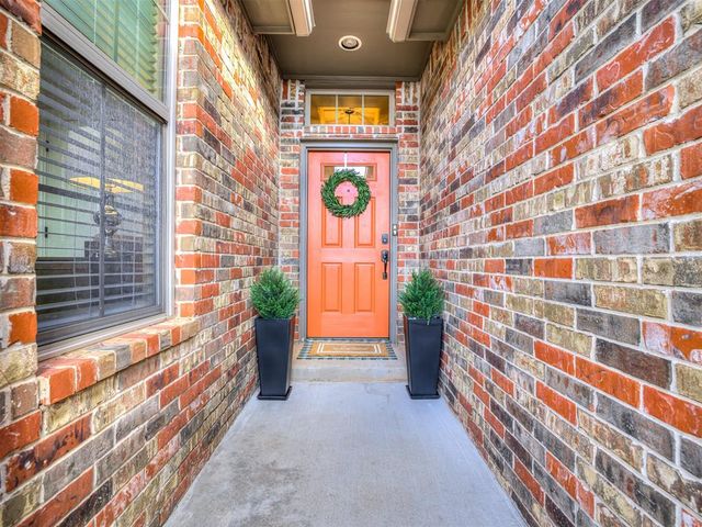 3716 Oakridge Circle, Edmond, OK 73034