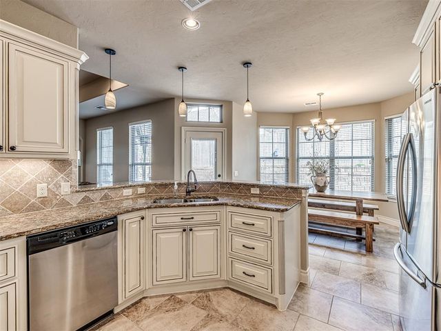 3716 Oakridge Circle, Edmond, OK 73034