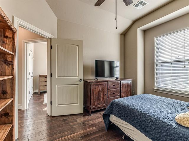3716 Oakridge Circle, Edmond, OK 73034