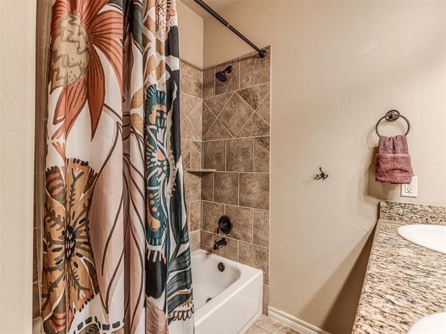 3716 Oakridge Circle, Edmond, OK 73034