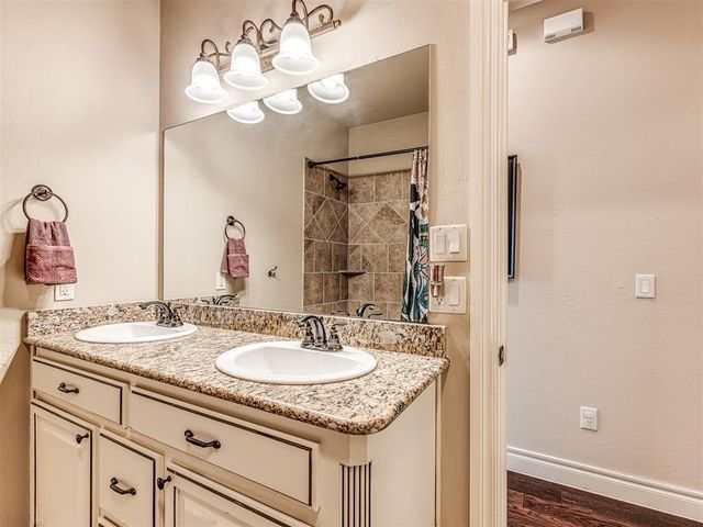 3716 Oakridge Circle, Edmond, OK 73034