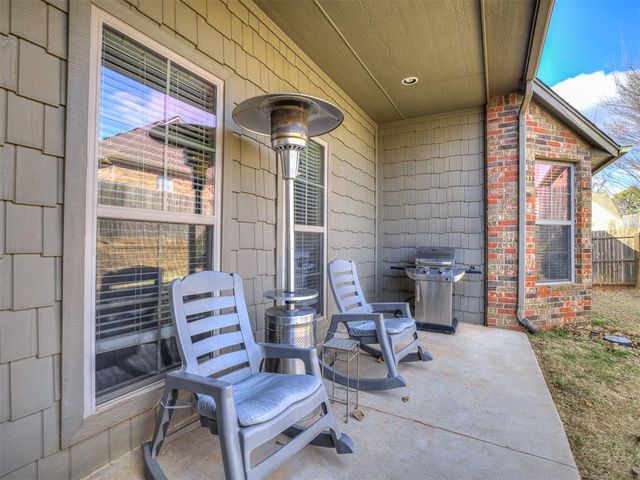 3716 Oakridge Circle, Edmond, OK 73034