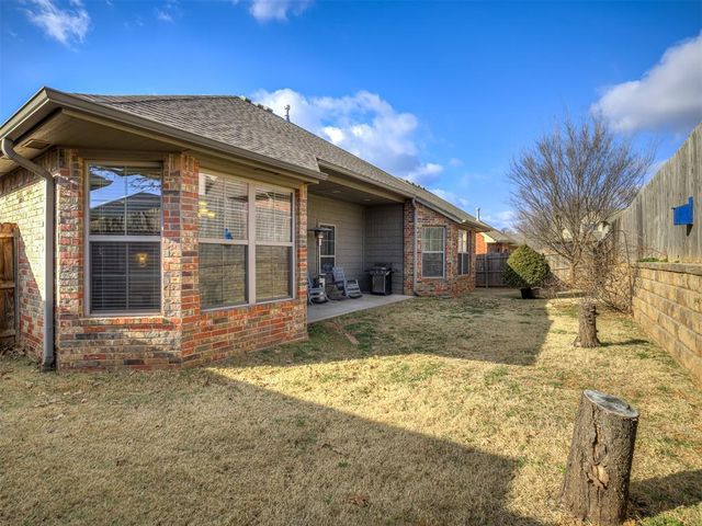3716 Oakridge Circle, Edmond, OK 73034