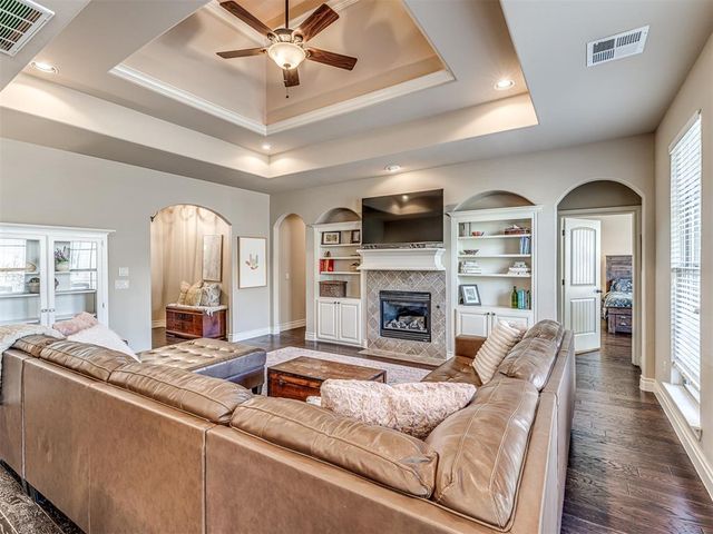 3716 Oakridge Circle, Edmond, OK 73034