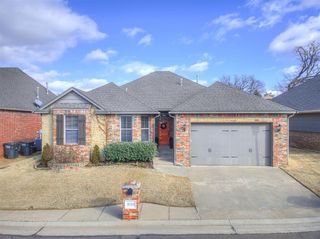 3716 Oakridge Circle, Edmond, OK 73034