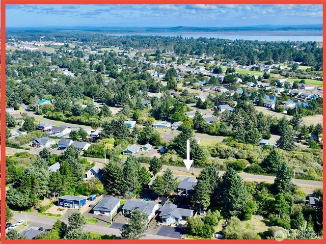 247 Clover Creek Avenue NW, Ocean Shores, WA 98569