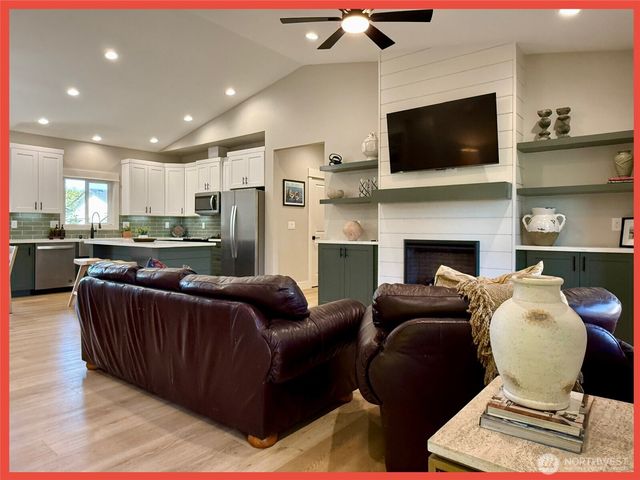 247 Clover Creek Avenue NW, Ocean Shores, WA 98569