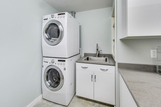 250 W Lake Front Drive W, Beverly Shores, IN 46301