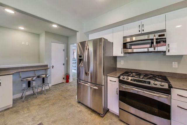 250 W Lake Front Drive W, Beverly Shores, IN 46301