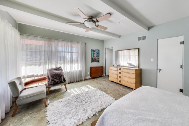 250 W Lake Front Drive W, Beverly Shores, IN 46301