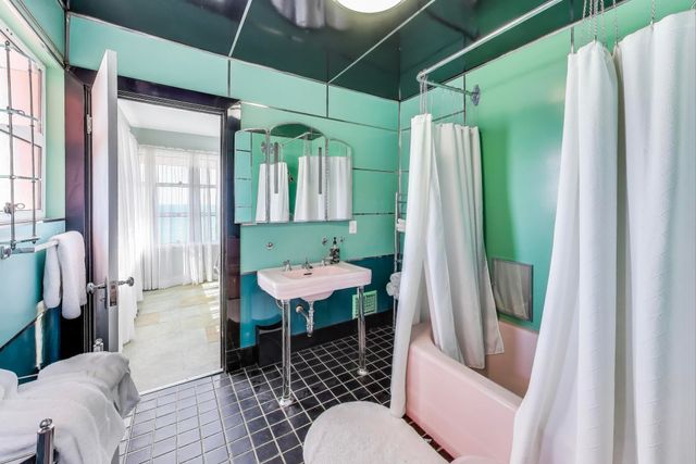 250 W Lake Front Drive W, Beverly Shores, IN 46301