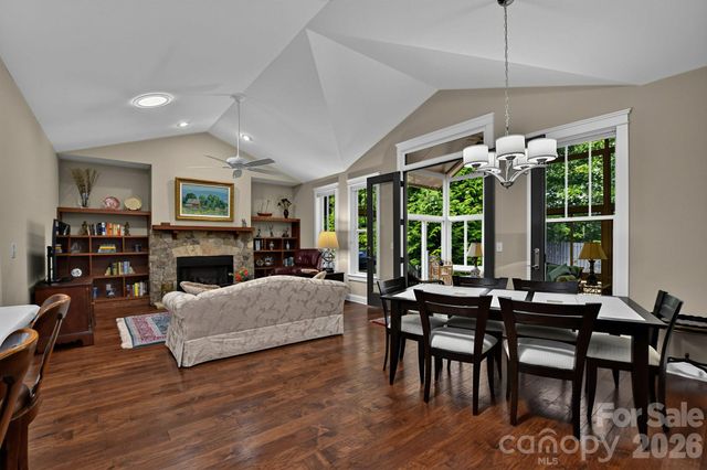 323 Fennel Dun Circle, Biltmore Lake, NC 28715