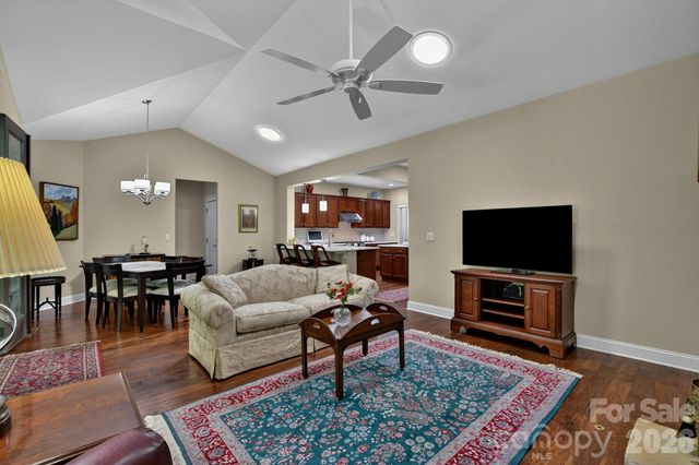323 Fennel Dun Circle, Biltmore Lake, NC 28715