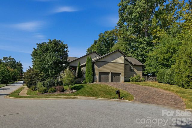 323 Fennel Dun Circle, Biltmore Lake, NC 28715
