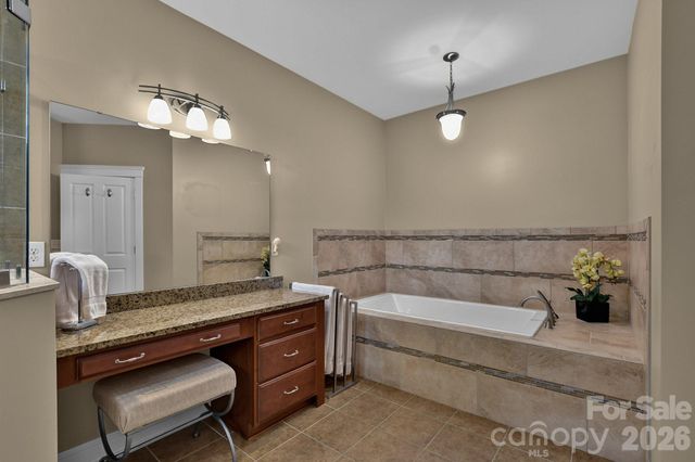 323 Fennel Dun Circle, Biltmore Lake, NC 28715
