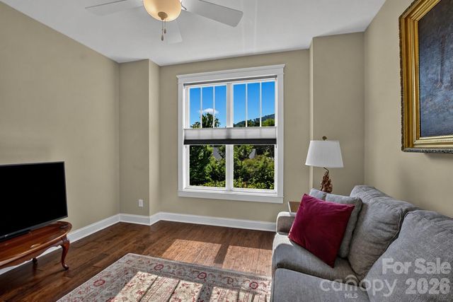 323 Fennel Dun Circle, Biltmore Lake, NC 28715