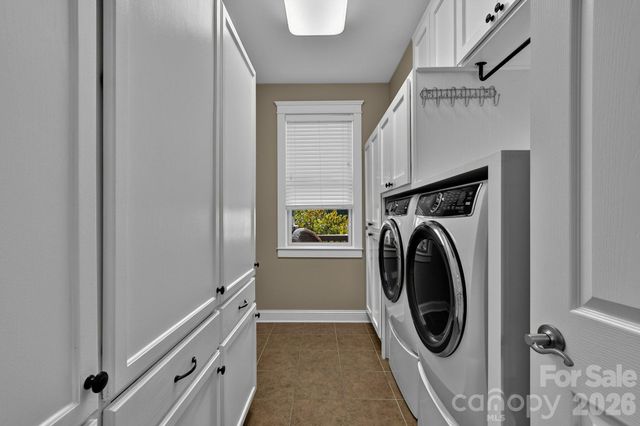 323 Fennel Dun Circle, Biltmore Lake, NC 28715