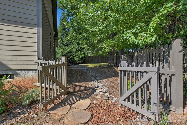 323 Fennel Dun Circle, Biltmore Lake, NC 28715