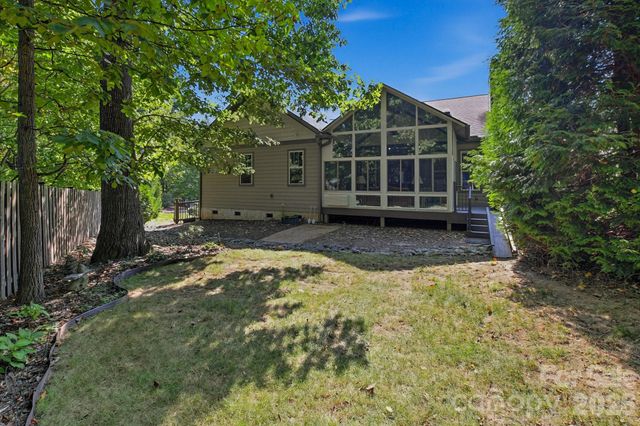 323 Fennel Dun Circle, Biltmore Lake, NC 28715