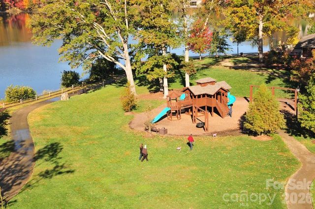 323 Fennel Dun Circle, Biltmore Lake, NC 28715
