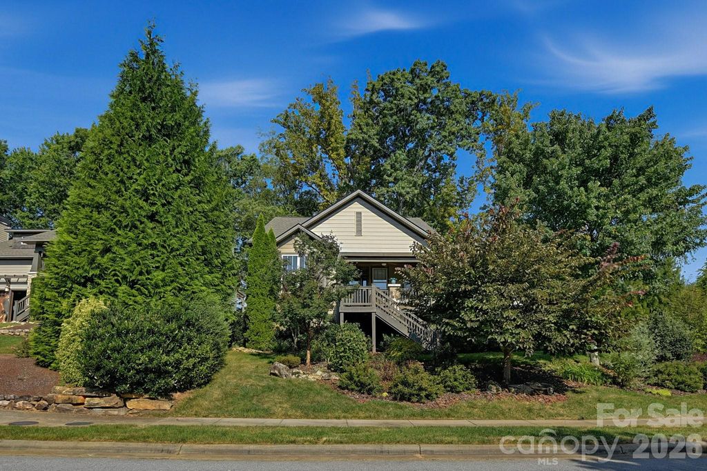 323 Fennel Dun Circle, Biltmore Lake, NC 28715