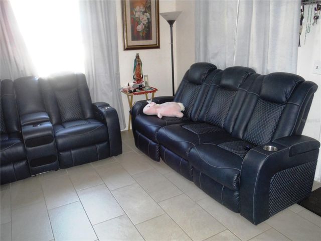 118 LAKE AVENUE SE, Largo, FL 33771