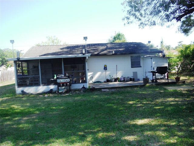 118 LAKE AVENUE SE, Largo, FL 33771