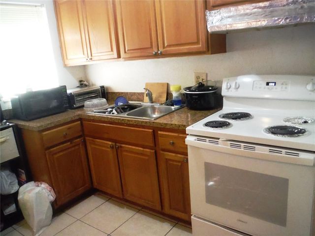 118 LAKE AVENUE SE, Largo, FL 33771