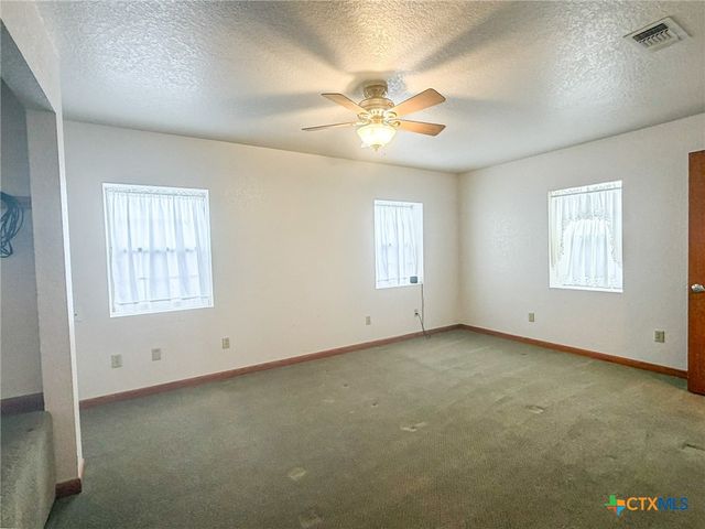 442 Tailwind Drive, Seguin, TX 78155