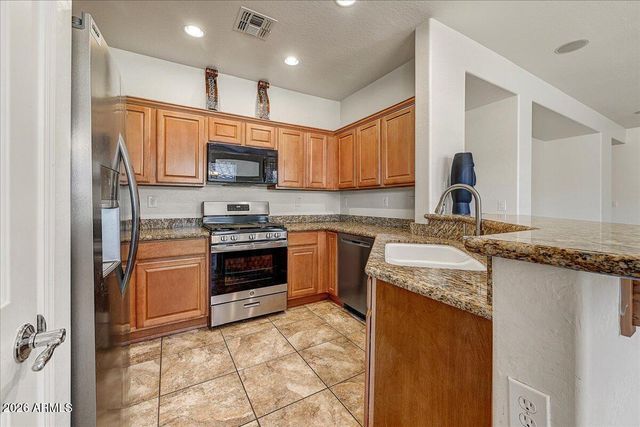 3824 W DESERT CREEK Lane, Phoenix, AZ 85086