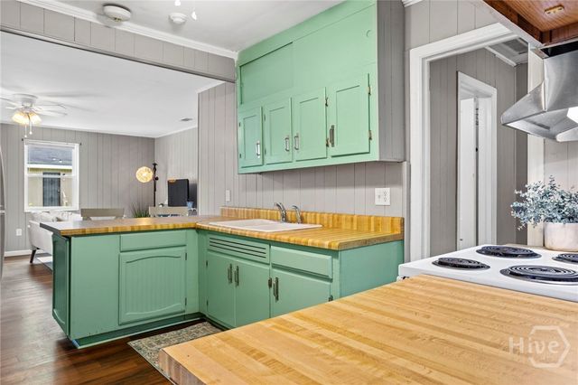 1915 Hawthorne Street, Savannah, GA 31404