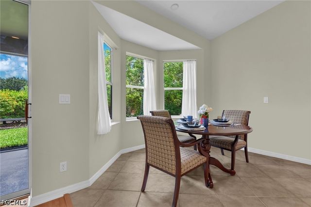 3807 Recreation LN, Naples, FL 34116