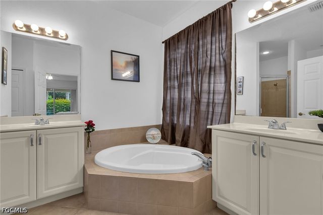 3807 Recreation LN, Naples, FL 34116
