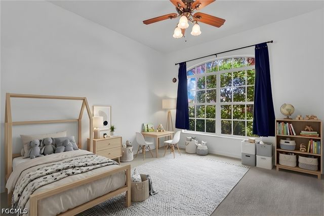 3807 Recreation LN, Naples, FL 34116