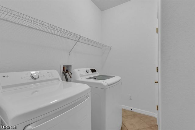 3807 Recreation LN, Naples, FL 34116