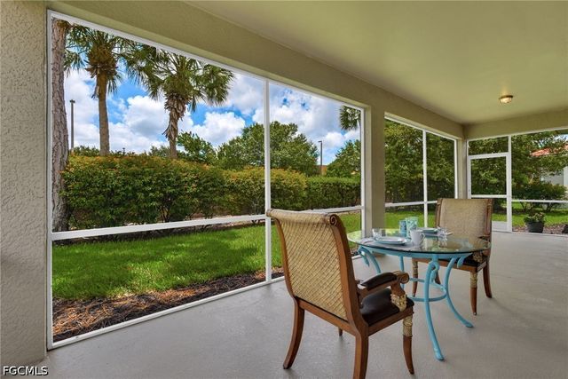 3807 Recreation LN, Naples, FL 34116
